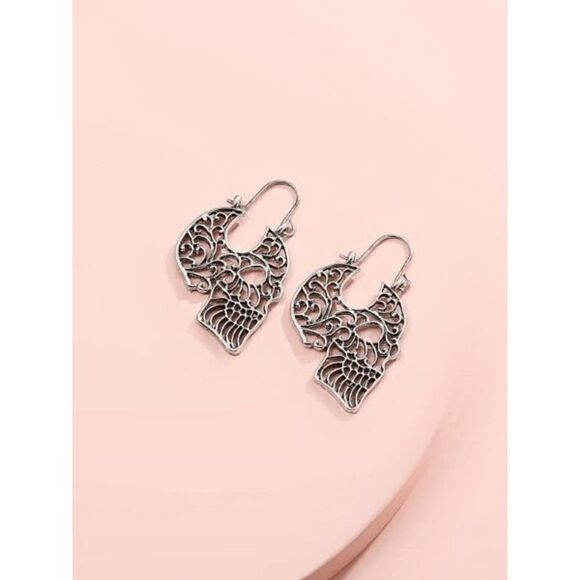 SILVER HOLLOW FILIGREE SKULL DESIGN EARRINGS - Picture 4 of 4